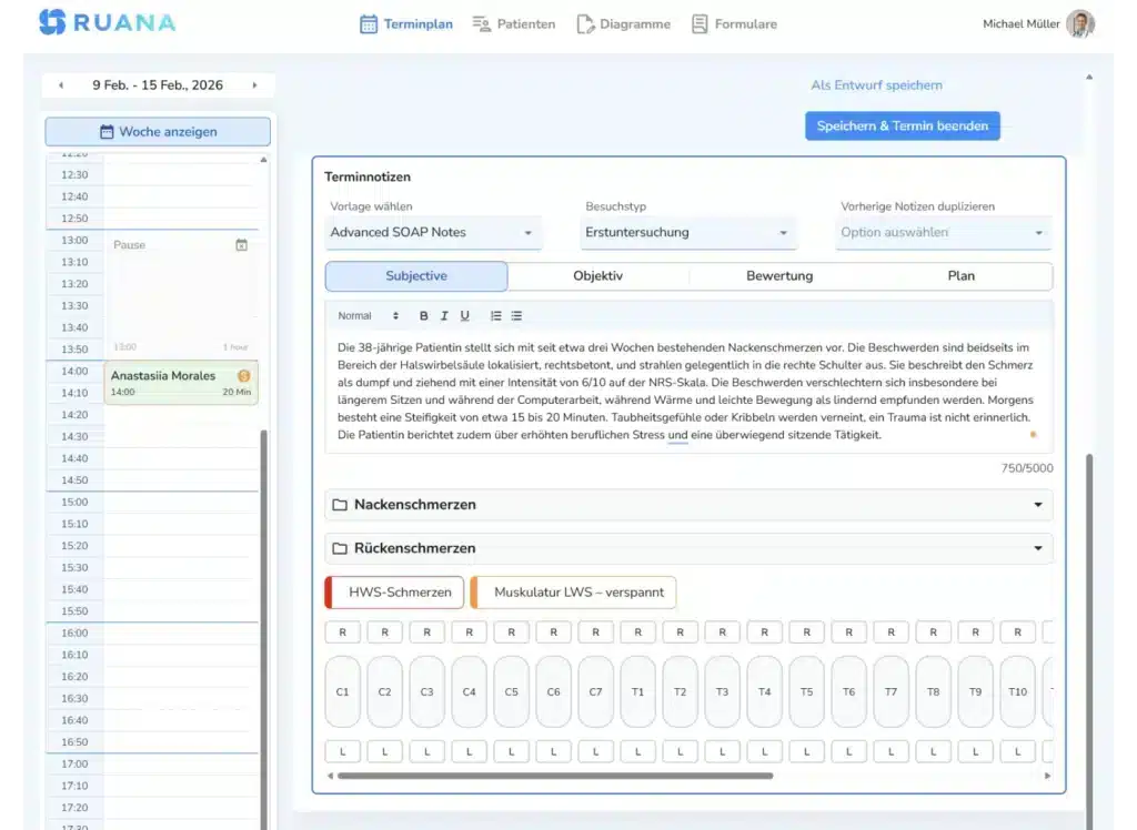 Ein Screenshot der RUANA-Softwareoberfläche mit detaillierten Terminnotizen für Anastasiia Morales. Das Bild zeigt den Reiter "Subjective" mit einem ausführlichen Anamnese-Text sowie darunterliegende Schnellwahl-Tags wie „HWS-Schmerzen“ und Symbole zur Wirbelsäulen-Segmentierung.