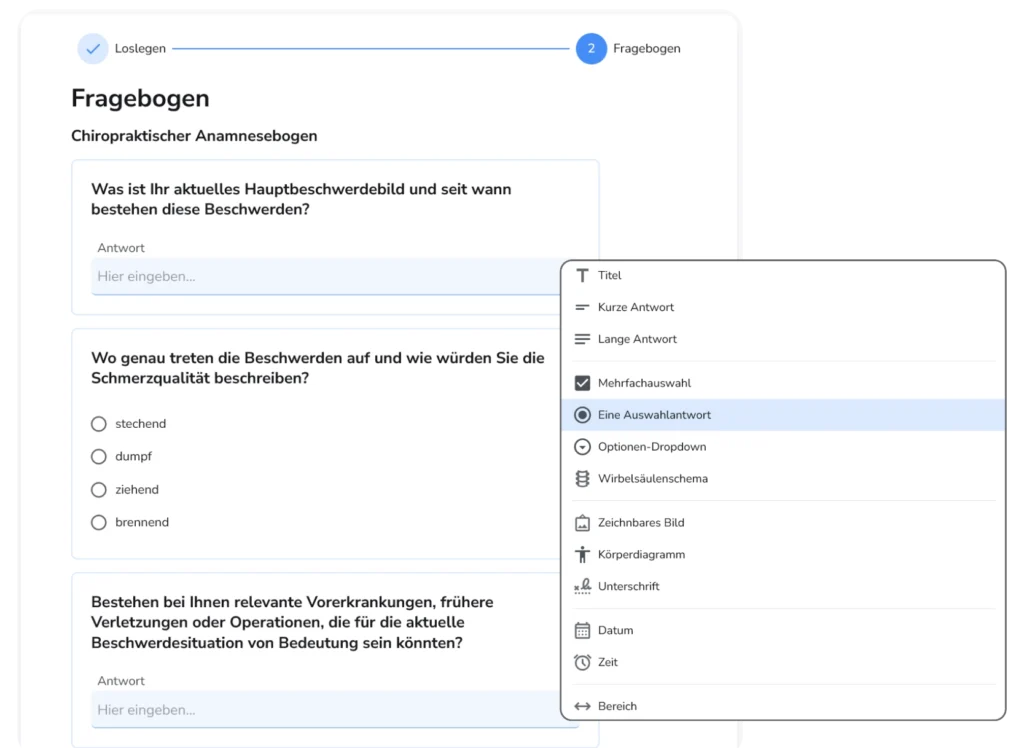 Screenshot eines digitalen chiropraktischen Anamnesebogens in der RUANA-Software. Rechts ist ein Dropdown-Menü mit verschiedenen Feldtypen wie "Mehrfachauswahl", "Wirbelsäulenschema" und "Körperdiagramm" zur Formulargestaltung zu sehen.